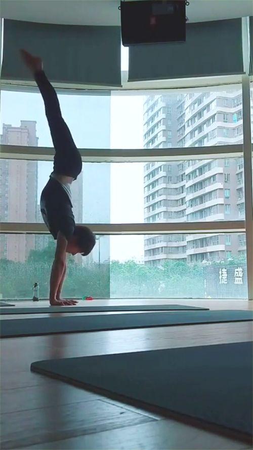 倒立视频,捕捉瞬间平衡之美